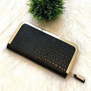 Clutch purse/wallet Black and Gold NEW